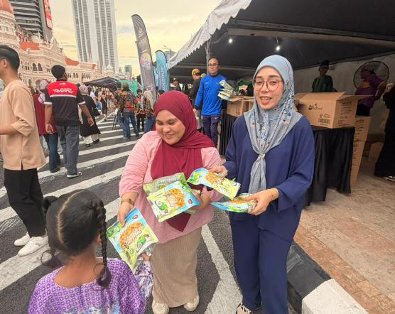 Ramadan Community Iftar & Blessings at Dataran Merdeka - Photo 5