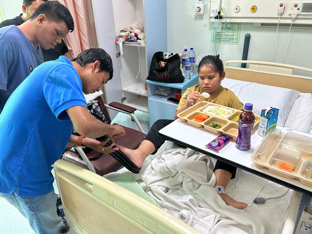Nike Shoe Distribution to Hospital Staff and Child Patients - Photo 17